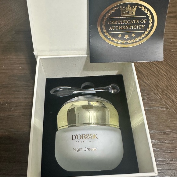 D’or24k Prestige Night Cream - $495 retail - Picture 1 of 3